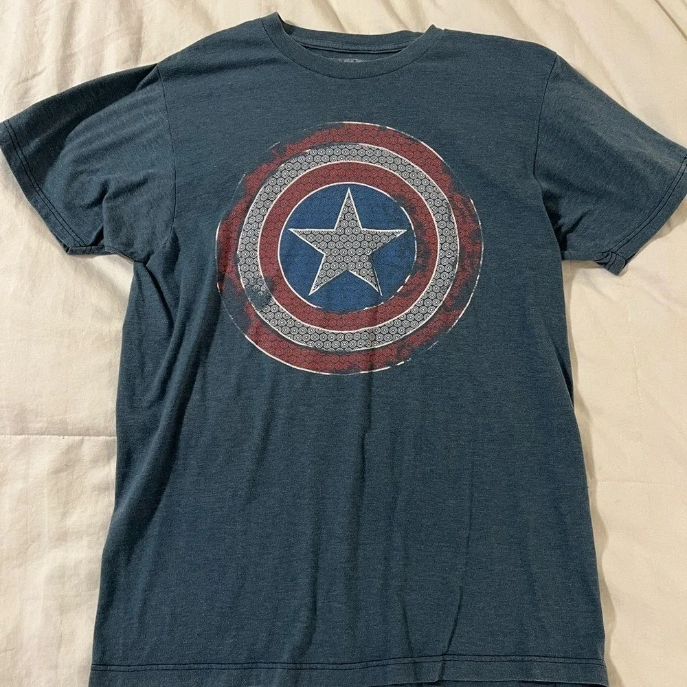 MARVEL Captain America T-shirt Faded Worn SUPER SOFT Men's Medium M